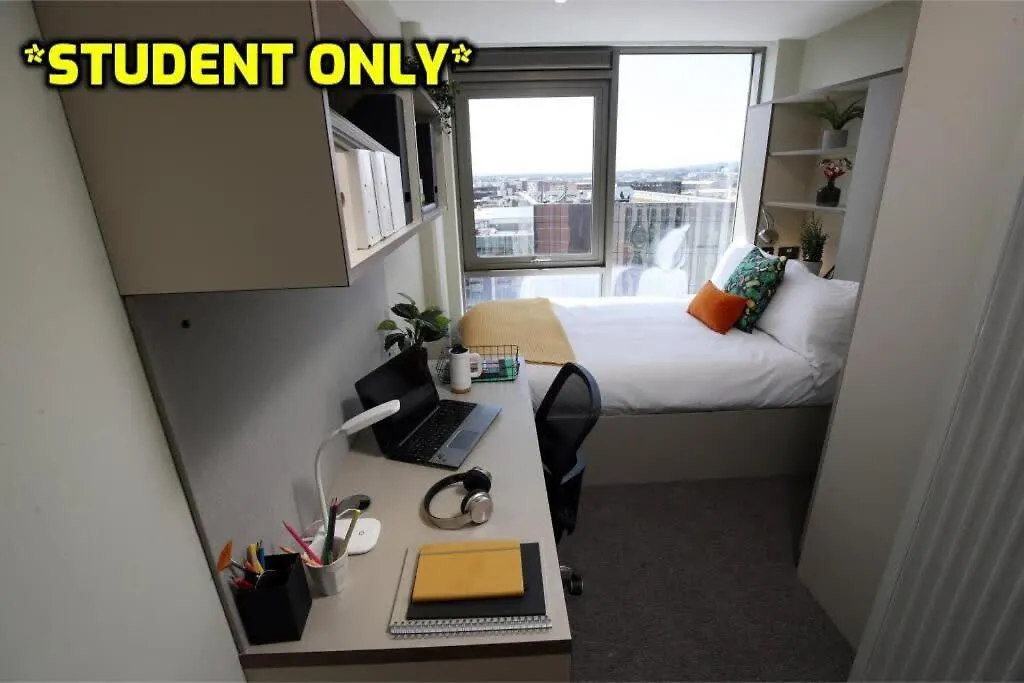 Student Only Zeni 7 Bed Apartment Belfast