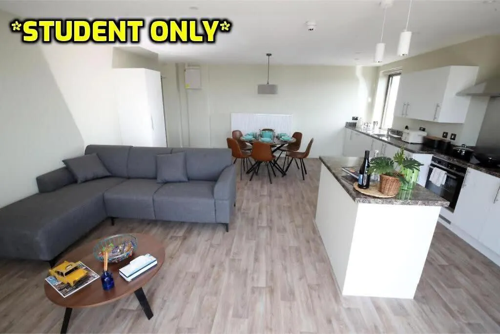 Student Only Zeni 7 Bed Apartment Belfast 0*,  Storbritannien